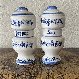Vintage Blue Onion Style Salt & Pepper Shaker Set – Japan Ceramic Floral Pattern